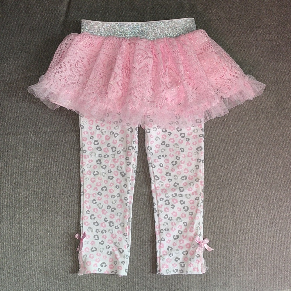 Carter’s 18 months Little Girls Footless leggings with Tutu Ruffles. - Picture 2 of 5